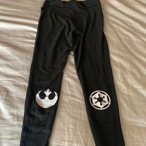 EUC STAR WARS black leggings SZ-M